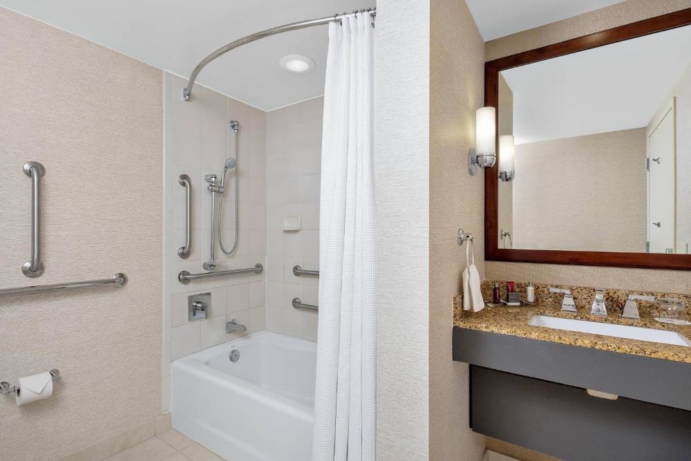 Boca Raton Marriott at Boca Center Image 17